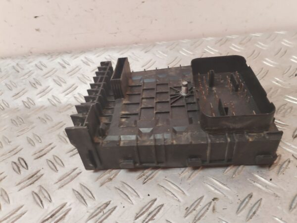 CAJA RELES / FUSIBLES 126621