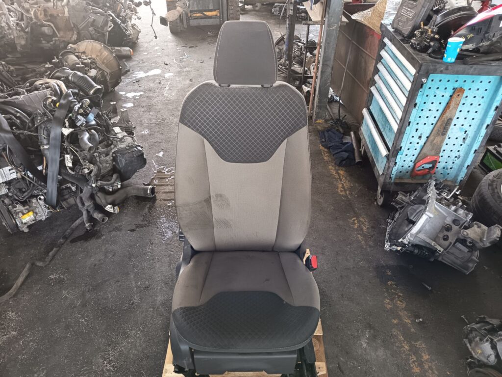 ASIENTO DELANTERO DERECHO 127217