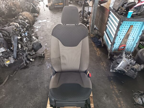 ASIENTO DELANTERO DERECHO 127217