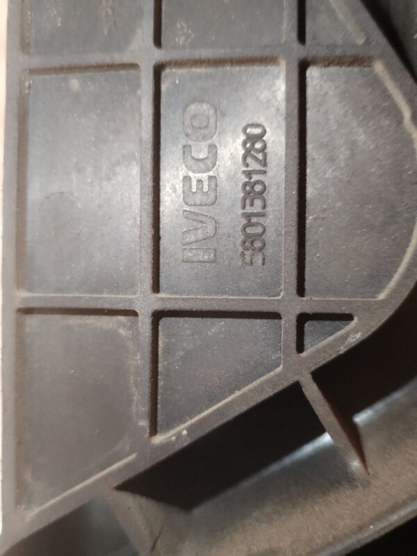 CAJA RELES / FUSIBLES 127848