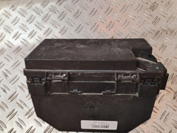 CAJA RELES / FUSIBLES 126764