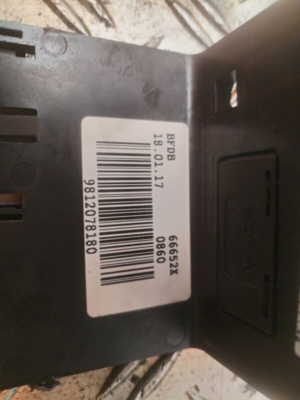 CAJA RELES / FUSIBLES 128532