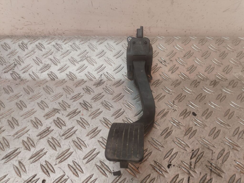 PEDAL ACELERADOR 128548