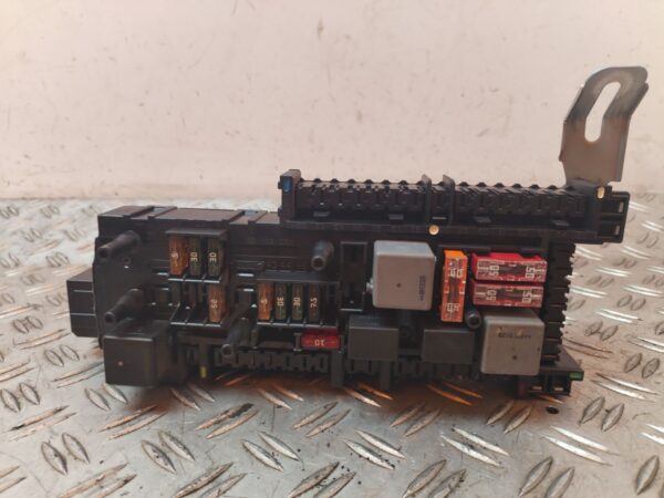 CAJA RELES / FUSIBLES 128416