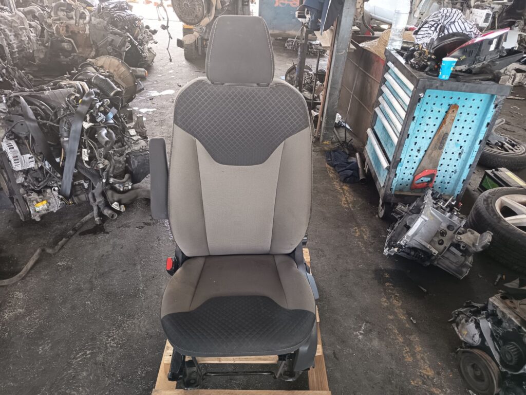 ASIENTO DELANTERO IZQUIERDO 127218