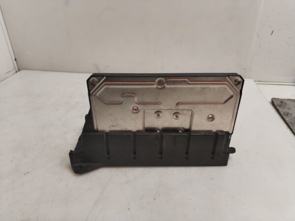 CAJA RELES / FUSIBLES 125381