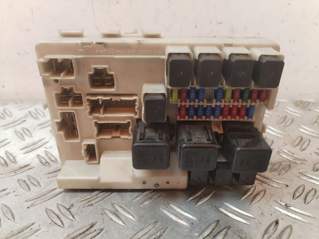 CAJA RELES / FUSIBLES 128731