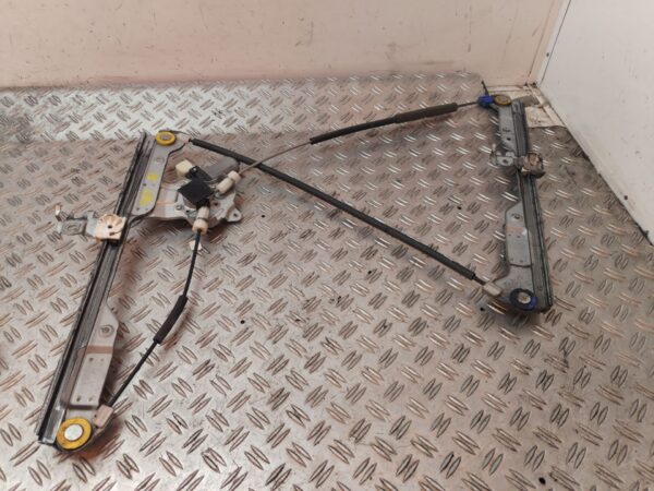 ELEVALUNAS DELANTERO IZQUIERDO 128250