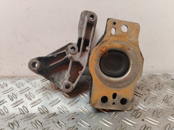 SOPORTE MOTOR 127386