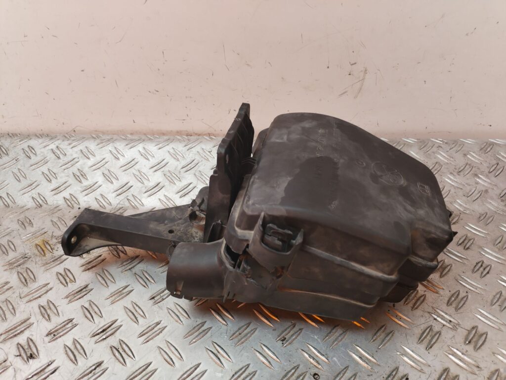 CAJA RELES / FUSIBLES 127331