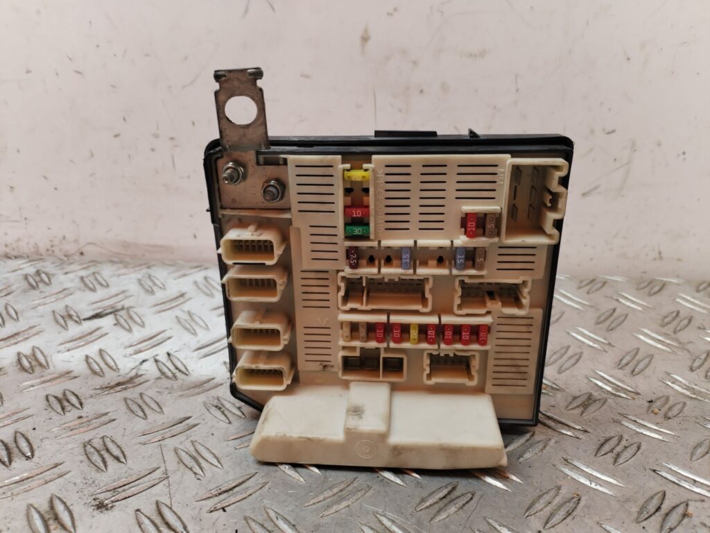 CAJA RELES / FUSIBLES 128913