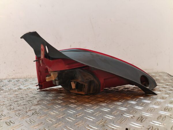 PILOTO TRASERO DERECHO 128950