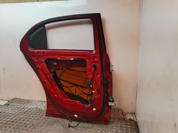 PUERTA TRASERA IZQUIERDA 129130