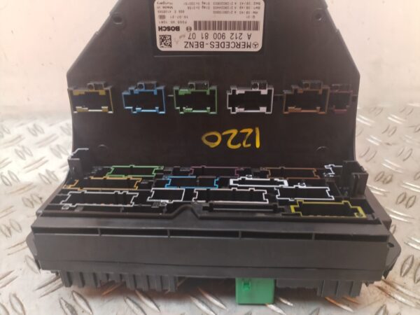 CAJA RELES / FUSIBLES 128412