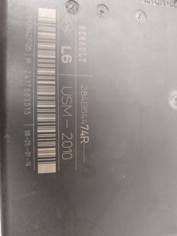 CAJA RELES / FUSIBLES 127484