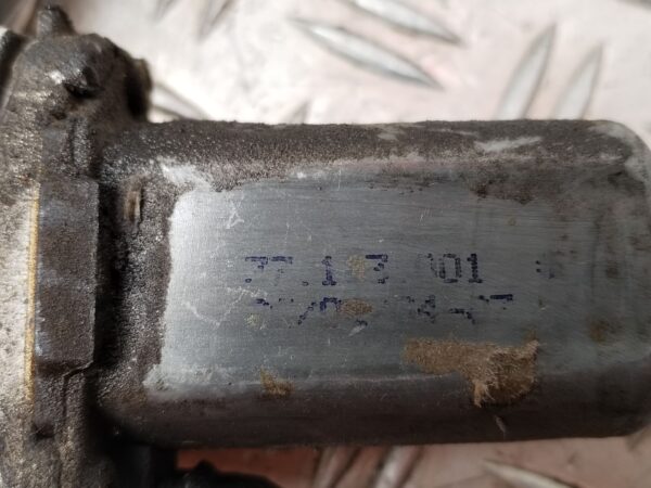 ELEVALUNAS DELANTERO DERECHO 127897