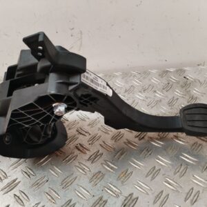 PEDAL EMBRAGUE 127412