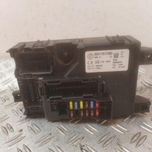 CAJA RELES / FUSIBLES 128531