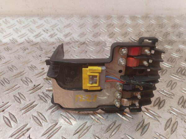 CAJA RELES / FUSIBLES 128532