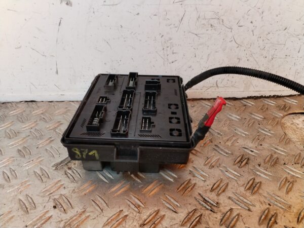 CAJA RELES / FUSIBLES 127642