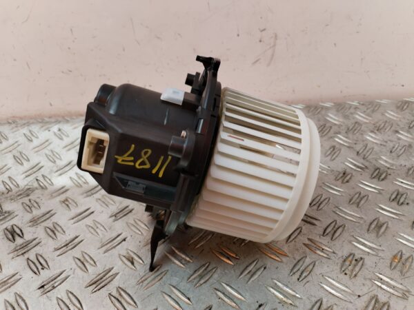MOTOR CALEFACCION 127402