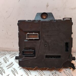 CAJA RELES / FUSIBLES 128686