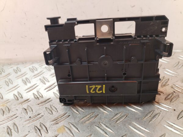 CAJA RELES / FUSIBLES 128110