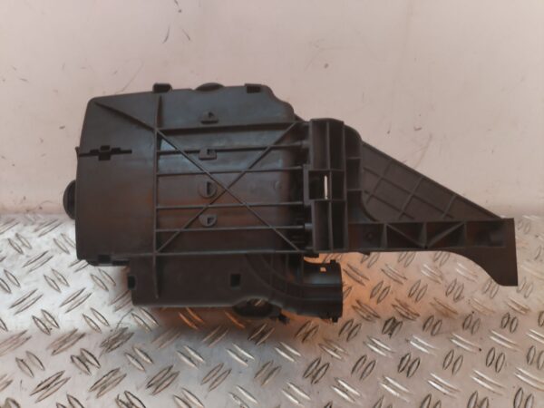 CAJA RELES / FUSIBLES 127848