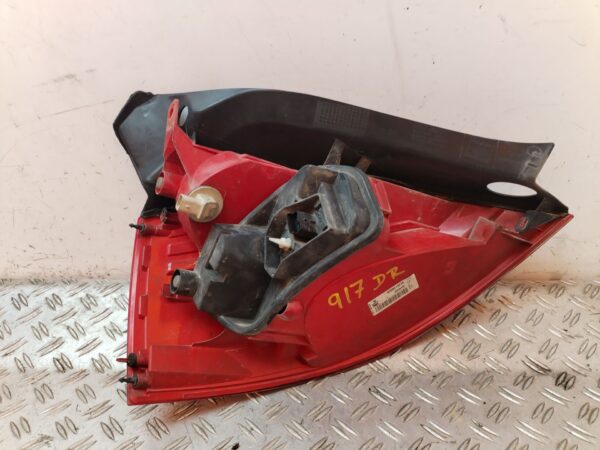 PILOTO TRASERO DERECHO 128950