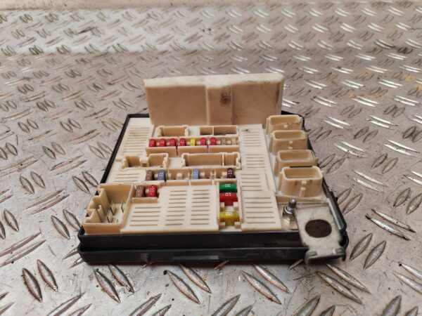 CAJA RELES / FUSIBLES 128913