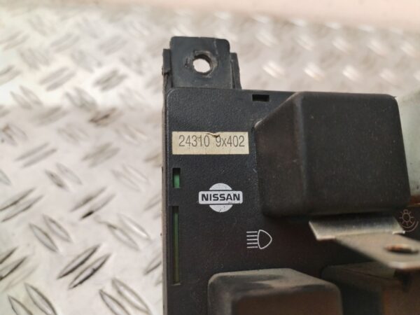 CAJA RELES / FUSIBLES 127512