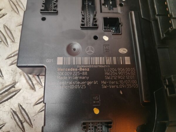 CAJA RELES / FUSIBLES 128416