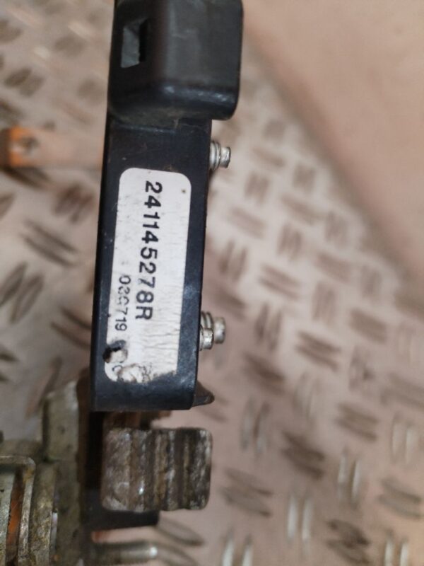 CAJA RELES / FUSIBLES 128690