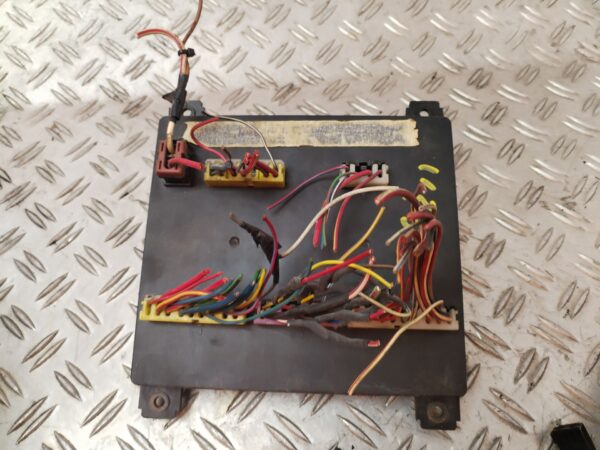 CAJA RELES / FUSIBLES 127512