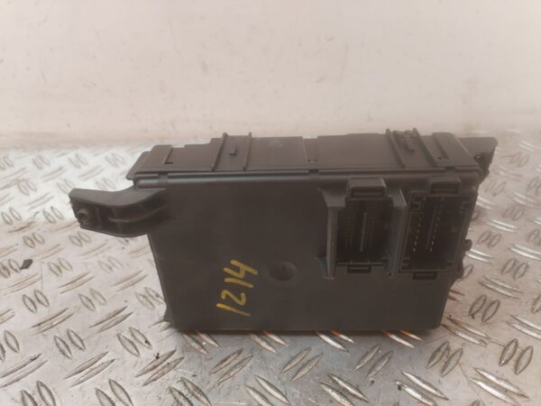 CAJA RELES / FUSIBLES 128531