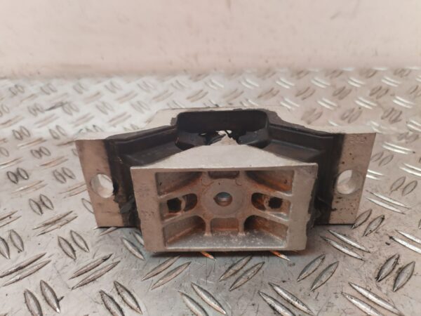 SOPORTE MOTOR IZQUIERDO 128649