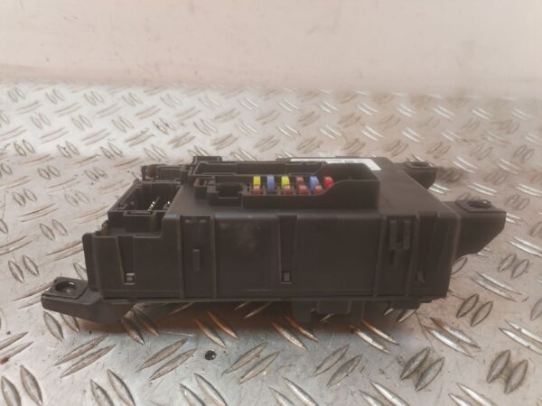 CAJA RELES / FUSIBLES 128531