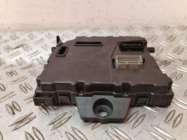 CAJA RELES / FUSIBLES 128686