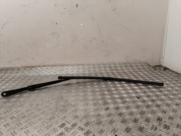 BRAZO LIMPIA DELANTERO IZQUIERDO 130061