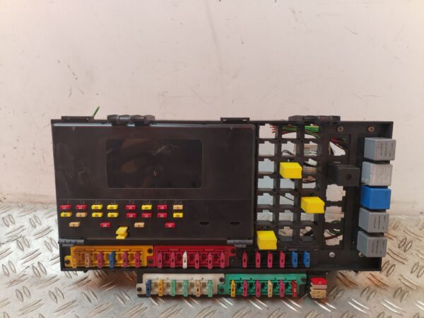 CAJA RELES / FUSIBLES 129250