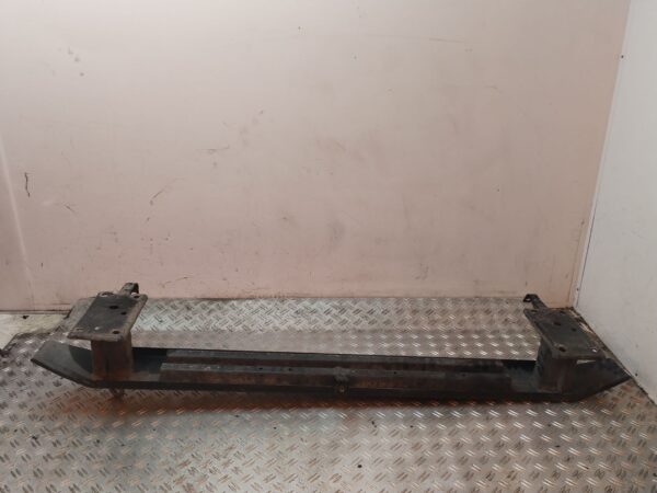 REFUERZO PARAGOLPES DELANTERO 130306