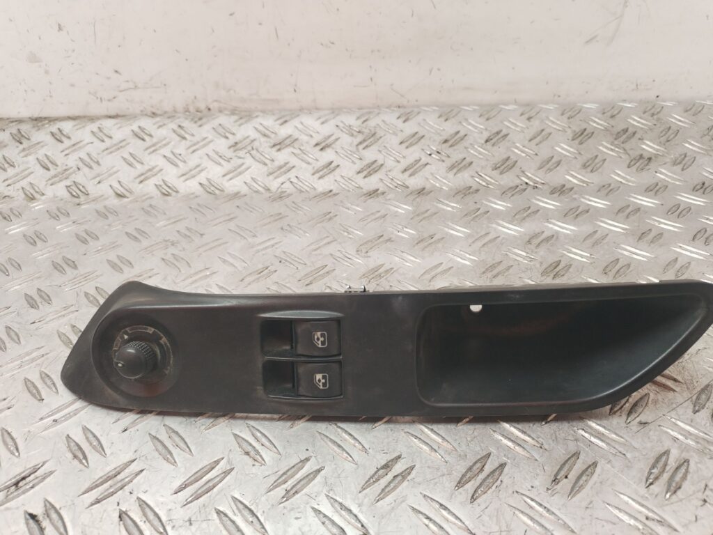 MANDO ELEVALUNAS DELANTERO IZQUIERDO 130535