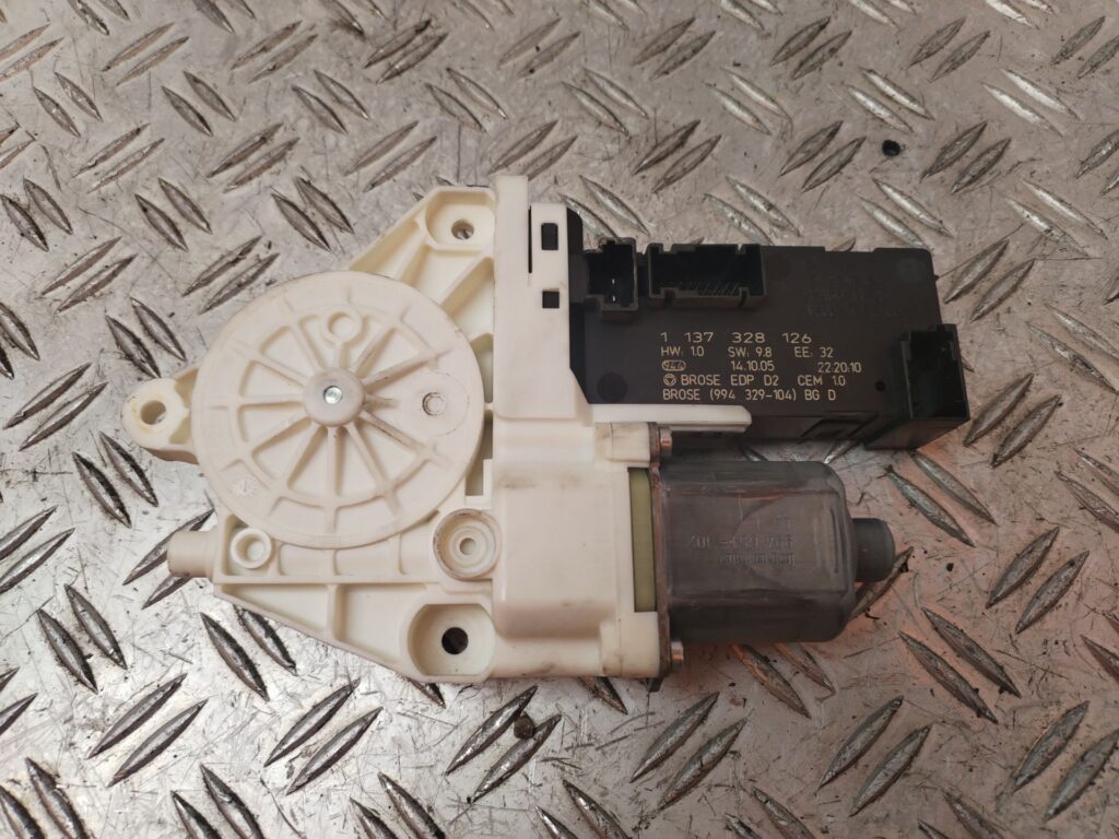 MOTOR ELEVALUNAS DELANTERO DERECHO 130499