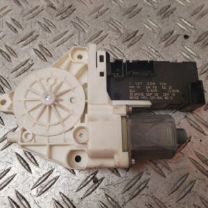 MOTOR ELEVALUNAS DELANTERO DERECHO 130499