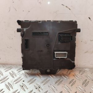 CAJA RELES / FUSIBLES 130098