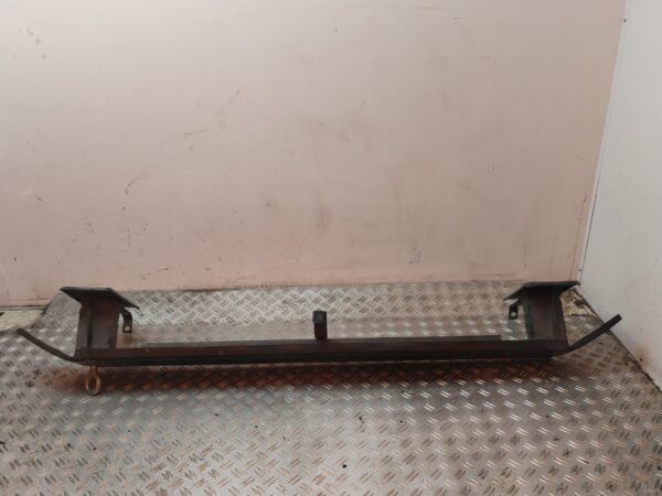 REFUERZO PARAGOLPES DELANTERO 130306
