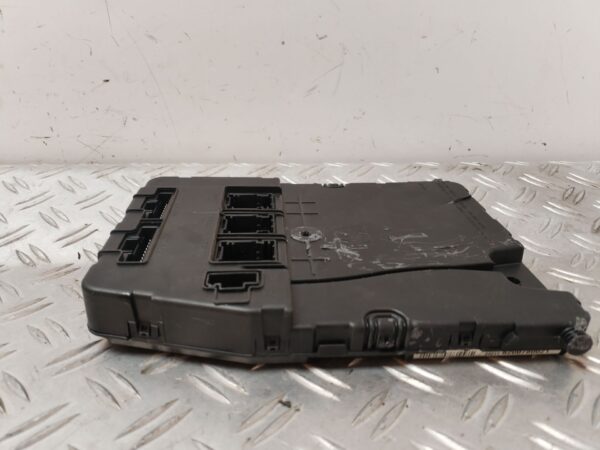 CAJA RELES / FUSIBLES 126319