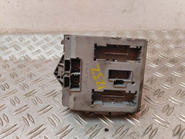 CAJA RELES / FUSIBLES 129417