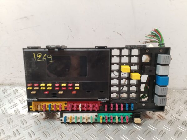 CAJA RELES / FUSIBLES 129646