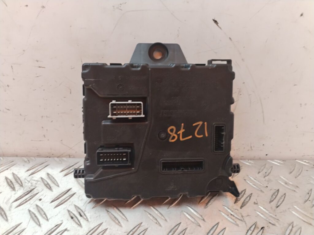 CAJA RELES / FUSIBLES 130265